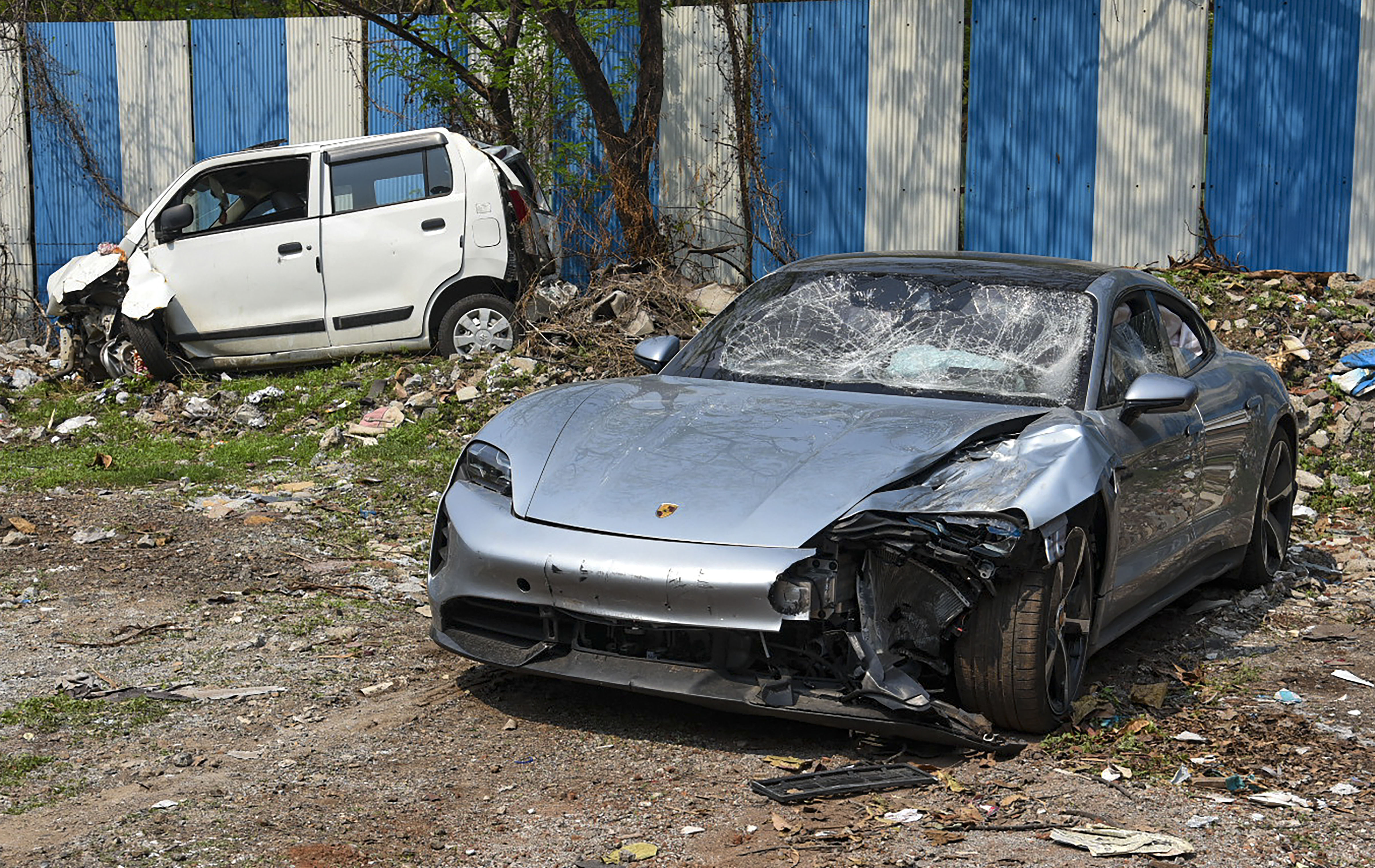 https://salarnews.in/public/uploads/images/newsimages/maannewsimage27052024_145222_pune car crash.jpg